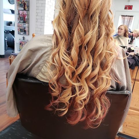 All About Me Salon, beauty salon in Roseburg, OR